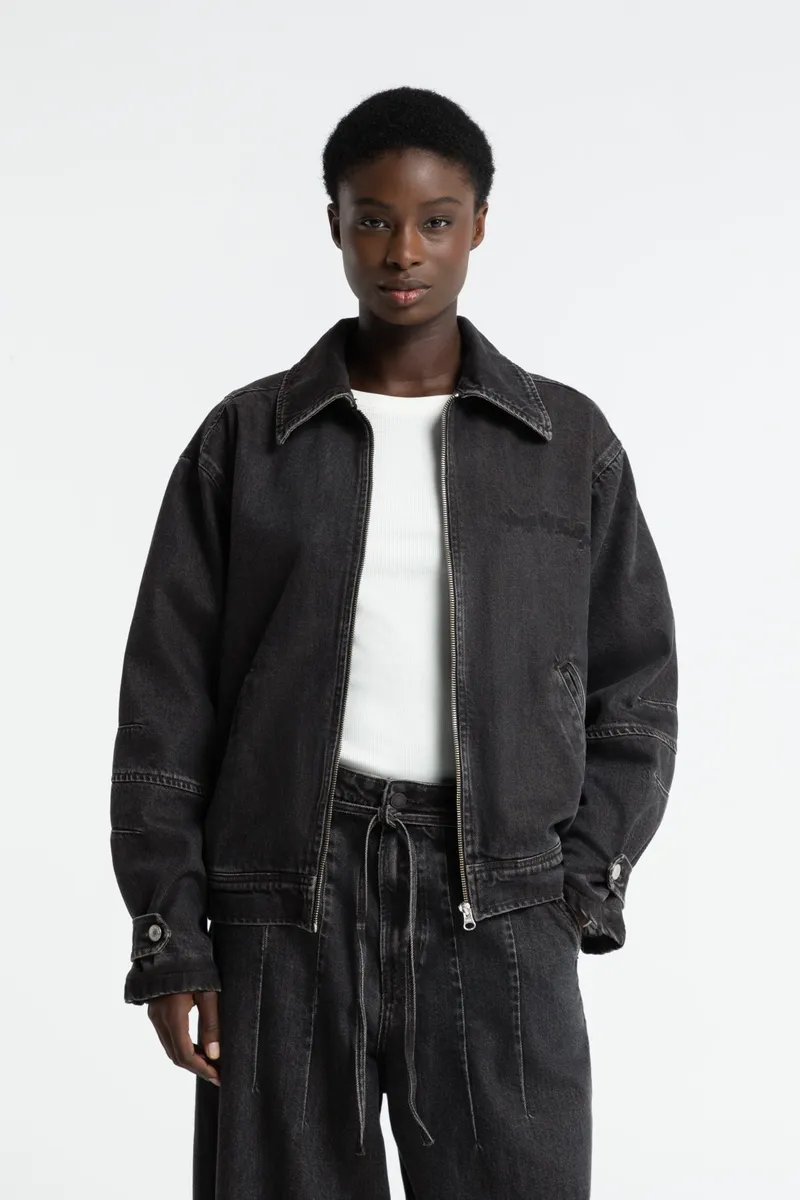 Kings Of Indigo Kings of Indigo Damen vegan Jeansjacke Deon Vilma Braun Schwarz, Schwarz, – Produktbild 1 von 2