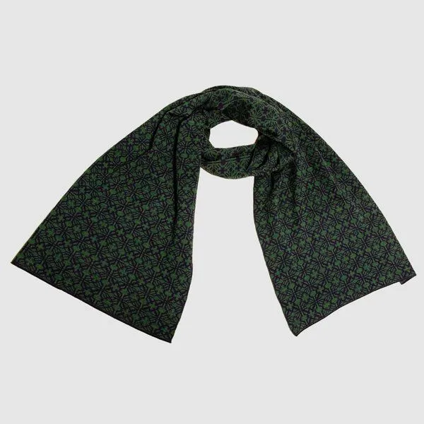 LANARTO slow fashion LANARTO slow fashion Schal Muster 'Irland' zweifarbig gestrickt aus Merinowolle, Grün (dunkelgrün), – Produktbild 3 von 3