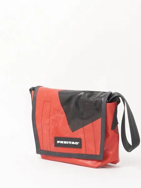 Freitag Freitag F11 LASSIE - red black (000004048696) – Produktbild 2 von 3