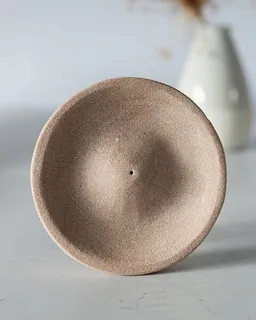 Oh Shanti Oh Shanti Räucherstäbchenhalter aus Sandstein – Produktbild 1 von 1