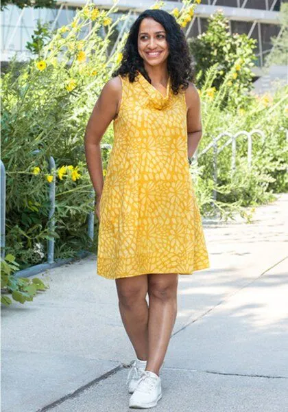 Global Mamas Global Mamas Bio Kleid - ELI - Gingko, Floral burst gold (gelb), – Produktbild 3 von 4