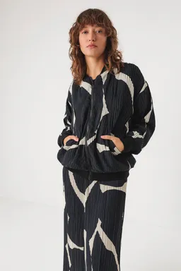 SKFK SKFK Damen vegan Bomberjacke Julene Schwarz/Weiß – Produktbild 1 von 1