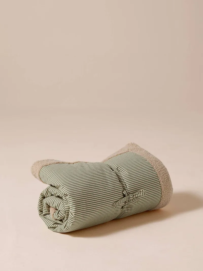 Vertbaudet Wendbare Hundedecke, Grün gestreift, – Produktbild 2 von 4