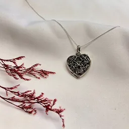 pakilia pakilia Amulett "Corazón Chinos – Produktbild 1 von 1