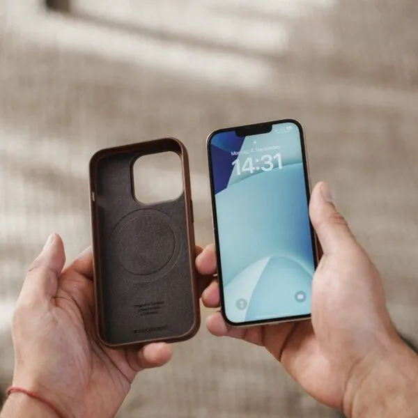 Woodcessories Woodcessories iPhone Leder Hülle aus Aloe Vera Pflanzen, Braun, – Produktbild 4 von 4