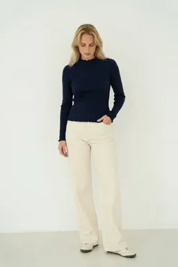 Näz Näz Damen vegan Rollkragenpullover Ava In Marineblau – Produktbild 1 von 1