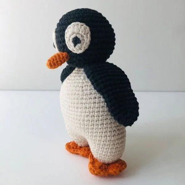 Luna-Leena Luna-Leena Pinguin Kuscheltier – handgehäkelt aus Bio-Baumwolle – Produktbild 3 von 3