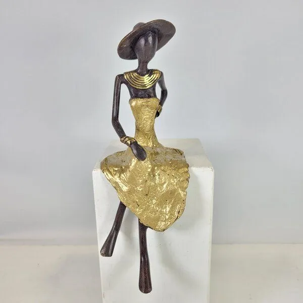 Moogoo Creative Africa Moogoo Creative Africa Bronze-Skulptur "Femme assise avec chapeau" by Soré, Gold, – Produktbild 1 von 3