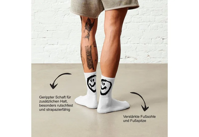 von Jungfeld von Jungfeld Tennissocken SMILEY Baumwolle 36-46 Unisex 2 Paar (2-Paar, 2er-Pack) Sportsocken mit verstärkter Ferse & Fußsohle aus Bio-Baumwolle, Weiß, – Produktbild 3 von 5