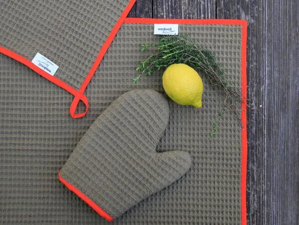 werkvoll by Lena Peter werkvoll by Lena Peter Tischset WAFFEL, Khaki mit orangem rand, – Produktbild 4 von 4