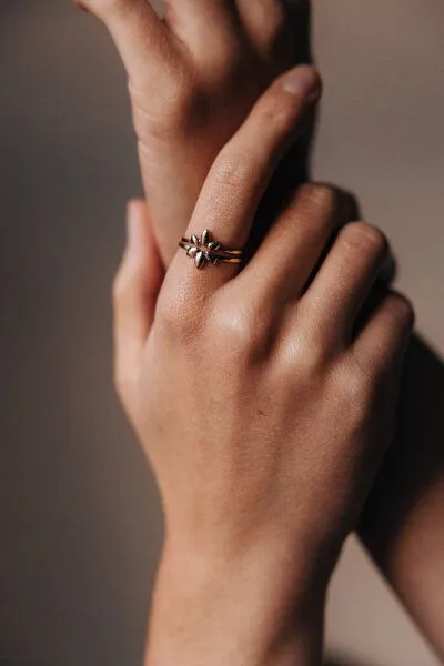 Jyoti - Fair Works Jyoti - Fair Works Ring Paudha Messing – Produktbild 3 von 4