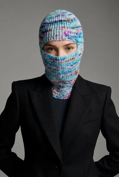 KnitToChange KnitToChange Handgestrickte Balaclava aus weichem Effektgarn – verschiedene Farben, Nordlicht, – Produktbild 2 von 4