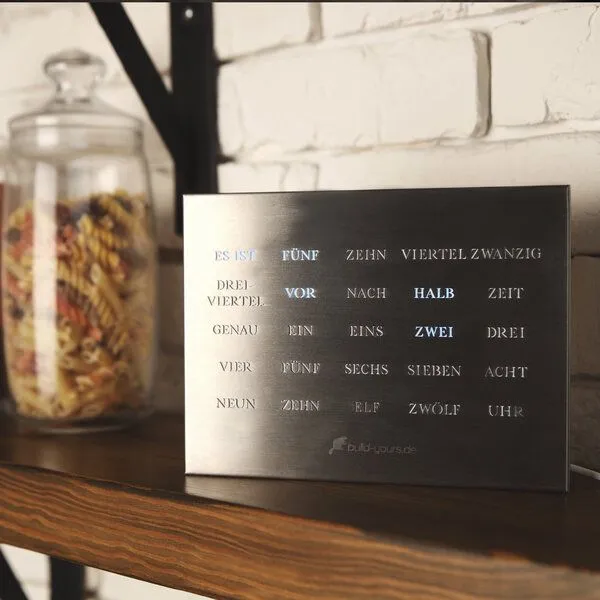 build-yours build-yours BoxClock Edelstahl - Die Wortuhr für den Schreibtisch - LED Standuhr, Gold, – Produktbild 2 von 4