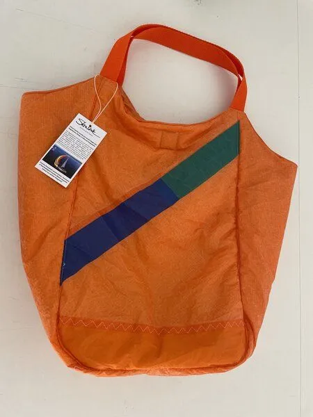 Skrabak Skrabak Upcycling-Tasche aus Segeltuch, Orange, – Produktbild 1 von 4