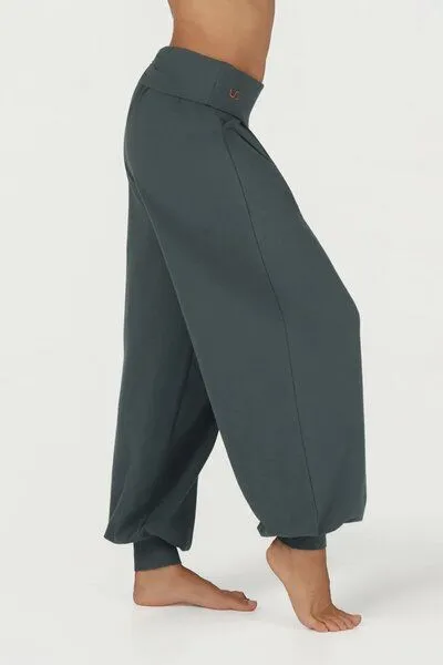 Urban Goddess Urban Goddess Rhea Yoga-Hose mit lockerer Passform, Pinyon (grau), – Produktbild 3 von 5