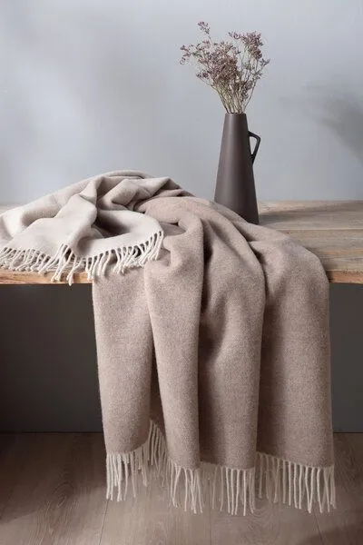 biederlack biederlack Plaid Wohndecke wunderschöne Farben Wolle-Kaschmir-Mix -jetzt in 2 Größen, Natur-sand, – Produktbild 3 von 4