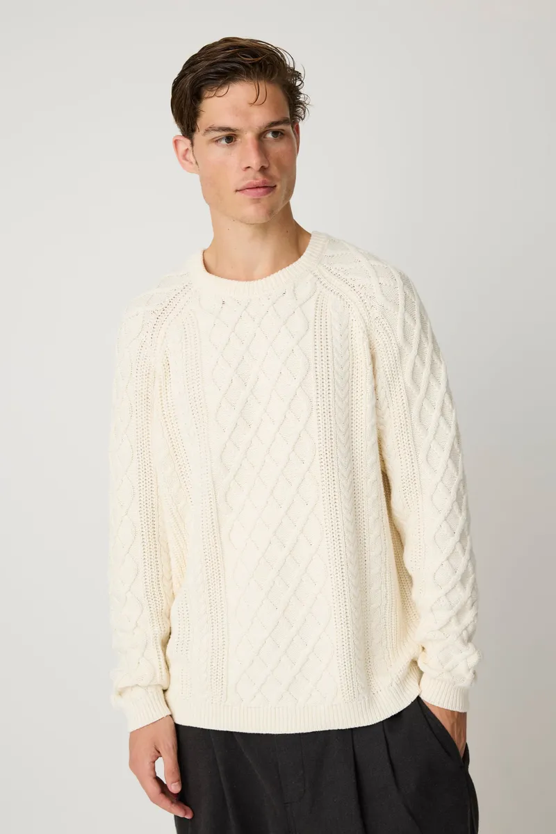 KnowledgeCotton Apparel KnowledgeCotton Apparel Herren vegan Pullover Mit Zopfmuster Farbe Egret White, Weiß, – Produktbild 2 von 2
