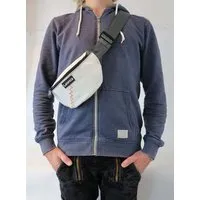 Leonca Leonca Upcycling Hip Bag aus Segel in 3 Größen – Produktbild 1 von 1