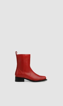 Prev Prev Damen vegan Stiefel Karel Plus Rubinrot – Produktbild 1 von 1