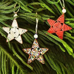 Global Mamas Global Mamas Upcycling Christbaumschmuck  - Weihnachtsstern -  S/L - Rainbow/Weiß/Rot - Weihnachten - Geschenkdeko - Weihnachtsdeko – Produktbild 1 von 1