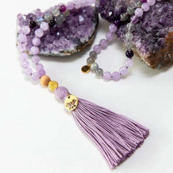 Divasya Divasya Mala-Kette "Peaceful Mind" mit Amethyst & Mondstein – Produktbild 2 von 4