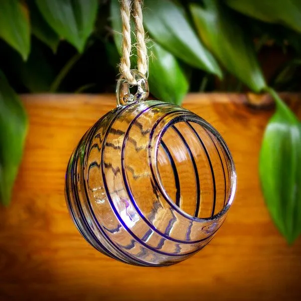 Mitienda Shop Mitienda Shop Dekovase Esfera Spirale blau | Blumenvase ca. 15cm ø – Produktbild 3 von 4