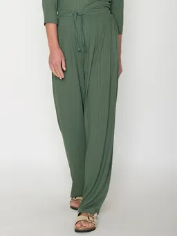 GreenBomb GREENBOMB Hose Mood Leisure Pant Olive – Produktbild 1 von 1