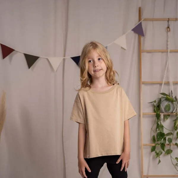 Vresh Clothing Vresh Clothing Mini Vlamingo - Oversized Kinder T-Shirt aus dicker Biobaumwolle, Beige, – Produktbild 1 von 4