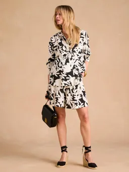 Envie De Fraise Set für Schwangerschaft und Stillzeit: Bluse & Shorts mit Blumenprint ENVIE DE FRAISE – Produktbild 1 von 1