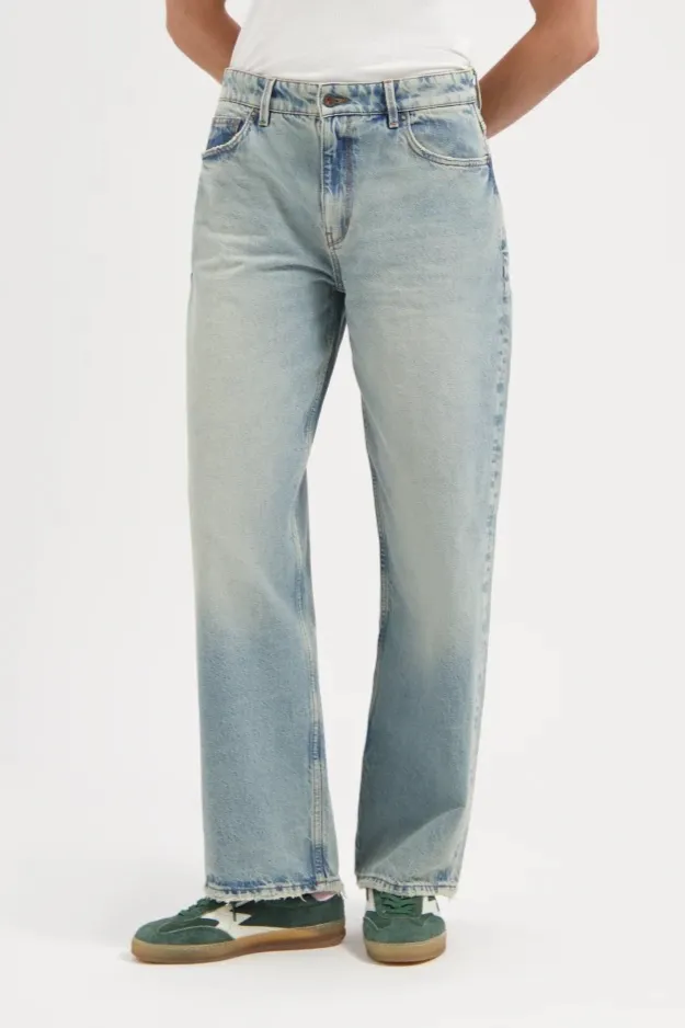 Kuyichi Kuyichi Damen vegan Jeans Lucy Loose Vintage Blue, Extra hellblau, – Produktbild 2 von 2