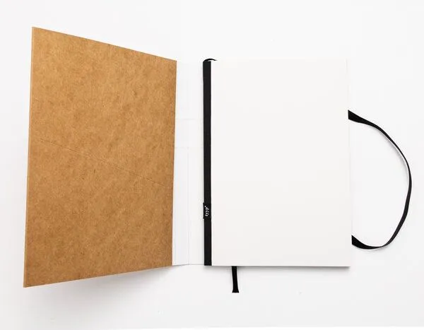 tyyp tyyp Notizbuch A5 Schweizer Broschur – 100% Recyclingpapier, Craft, – Produktbild 2 von 4