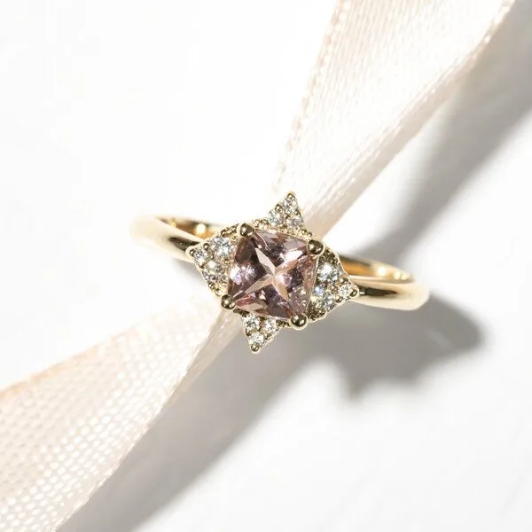 Eppi Eppi Ring mit Morganit und Diamanten Ethany – Produktbild 4 von 4