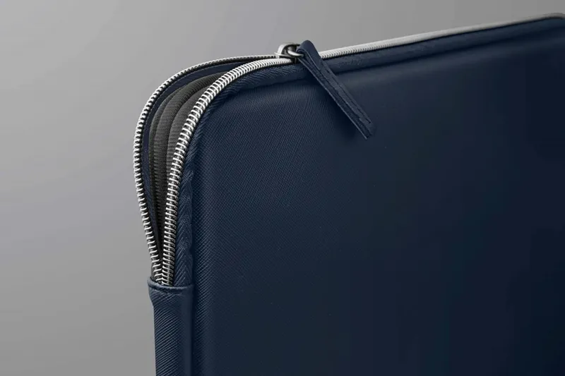 LAUT LAUT Prestige Sleeve für MacBook Pro 15" / MacBook Pro 16" Blau 15" Notebook 16" Notebook Lederimitat – Produktbild 4 von 4