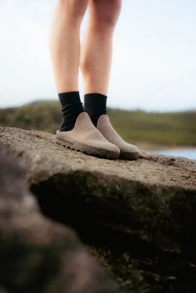 ASPORTUGUESAS ASPORTUGUESAS Filz Pantolette Come, Taupe, – Produktbild 2 von 4
