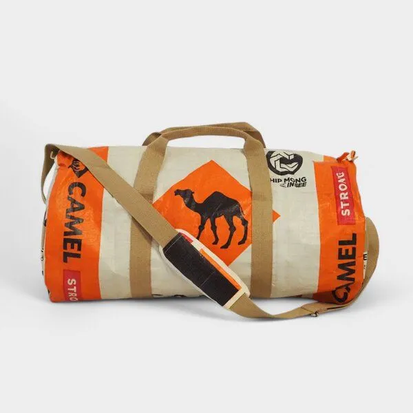 REFISHED fair fashion REFISHED fair fashion Tasche 'SPORTY BAG' - upcycelte Zementsäcke, #cement beige-orange, – Produktbild 2 von 2