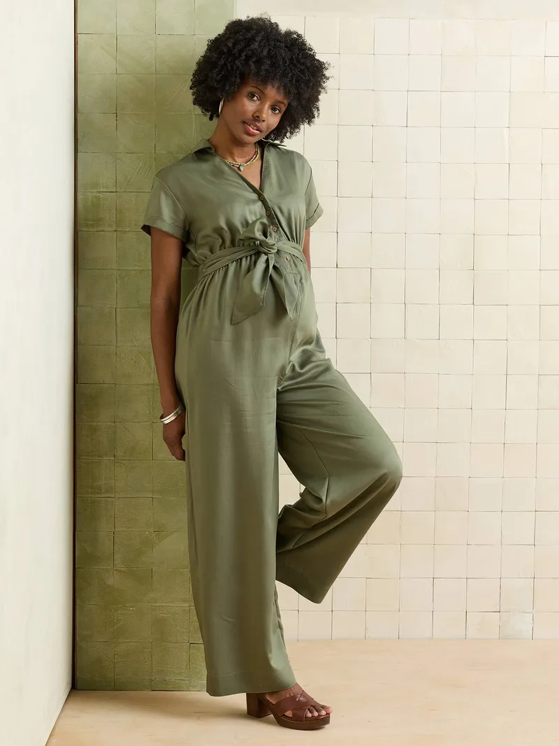 Vertbaudet Kurzärmeliger Jumpsuit für Schwangerschaft und Stillzeit aus Lyocell, Olivgrün, – Produktbild 1 von 4
