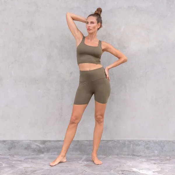Jaya Jaya BIBI - Damen - Kurze Biker-Shorts aus elastischem soften Tencel/Biobaumwoll-Mix mit doppelter Taillenpartie, Olive/grün, – Produktbild 1 von 2