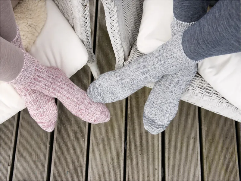 Living Crafts Living Crafts - Unisex Norwegersocken - Rot (50% Bio-Baumwolle; 48% Bio-Wolle; 2% Elasthan), Nachhaltige Mode, Bio Bekleidung, Rot, – Produktbild 3 von 4