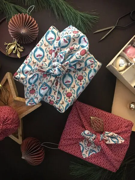 FabRap Gift Wrap FabRap Gift Wrap Wiederverwendbare Geschenkverpackung Furoshiki Set mit drei Größen (doppelseitig), Indigo fans & sky elephants, – Produktbild 4 von 4