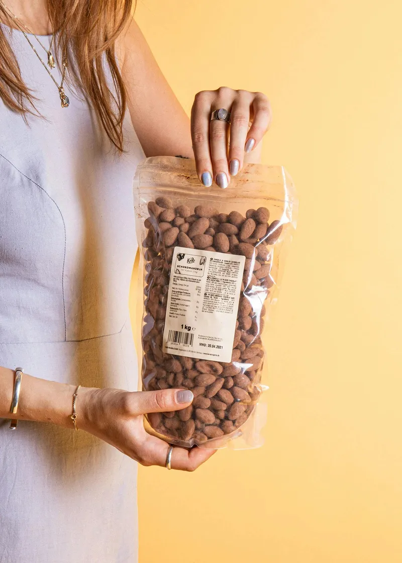 KoRo Skinny Dipped Mandeln in dunkler Schokolade mit Kakao 1 kg – Produktbild 5 von 5