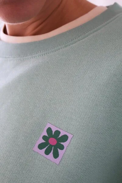 Kultgut Kultgut Artdesign - Goodness Pulloversweater im Boxistyle / Little Flower, Grün, – Produktbild 4 von 4