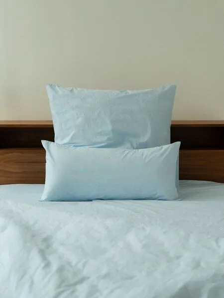 erlich textil erlich textil Fred Kopfkissenbezug aus weicher Bio-Baumwolle, made in Europe, Eisblau, – Produktbild 2 von 7