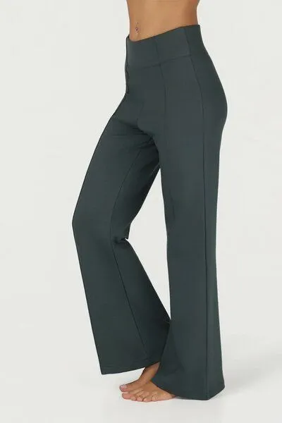 Urban Goddess Urban Goddess Cayha Flared Yogahose, Pinyon (grau), – Produktbild 3 von 5