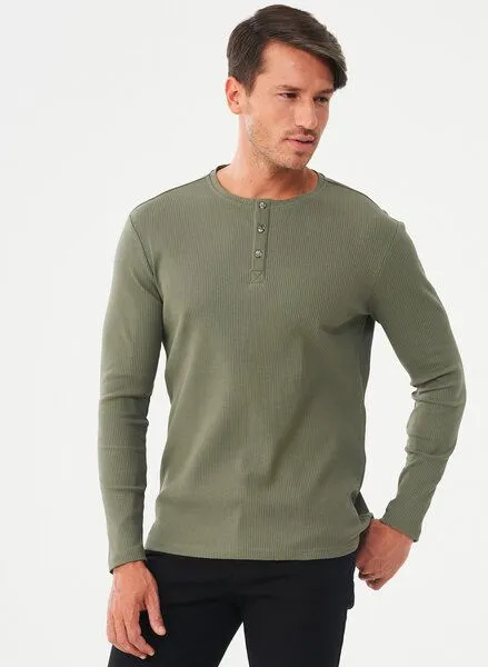 ORGANICATION ORGANICATION Geripptes Henley Langarmshirt aus Bio-Baumwolle, Khaki, – Produktbild 1 von 4