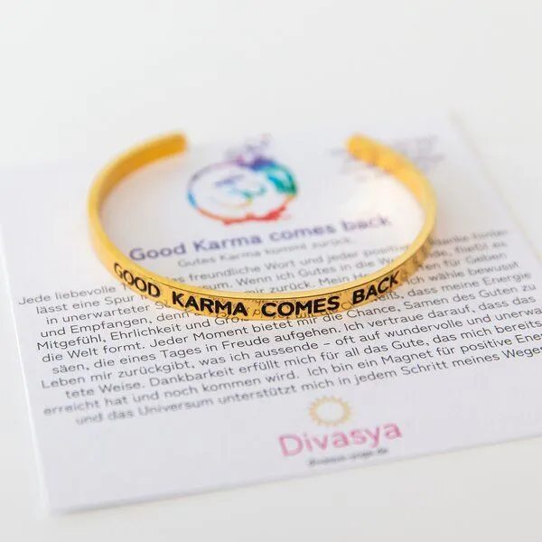 Divasya Divasya Armreif mit Gravur vergoldet Good Karma comes back – Produktbild 4 von 4