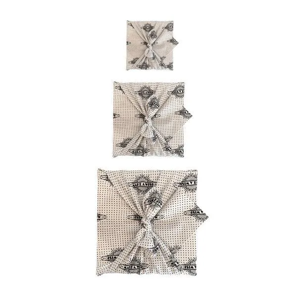 FabRap Gift Wrap FabRap Gift Wrap Wiederverwendbare Geschenkverpackung Furoshiki - Set mit drei Größen (einseitig), Make a wish (weiß mit schwarz), – Produktbild 1 von 4