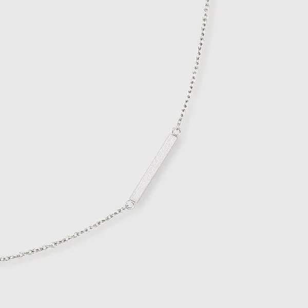 fejn jewelry fejn jewelry Kette 'satin bar' - mit satiniertem Stab, Silber, – Produktbild 2 von 2