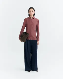 thinking mu Thinking MU Damen vegan Bluse Katha Figurbetont Burgunderrot – Produktbild 1 von 1