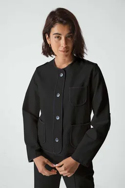 SKFK SKFK Damen vegan Jacke Kurz Lange Ärmel Verschluss Vorne Kaiku Schwarz – Produktbild 1 von 1