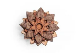 BeWooden BeWooden Brosche aus Holz African Flower – Produktbild 1 von 1